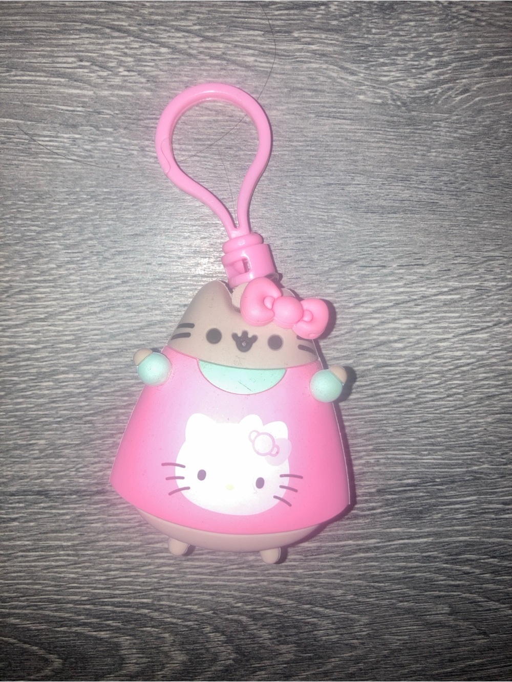 Pusheen with Hello Kitty Keychain